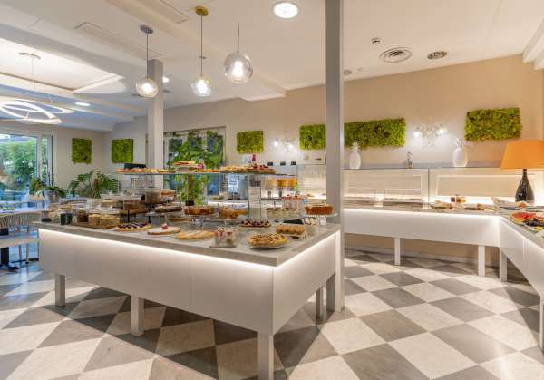 Breakfast Room