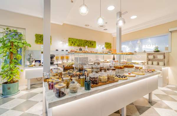Breakfast Room