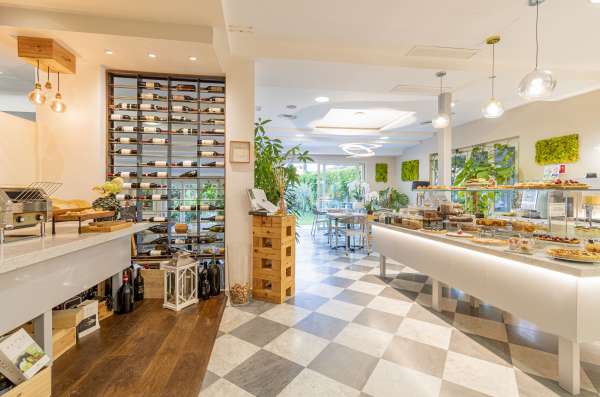 Breakfast Room