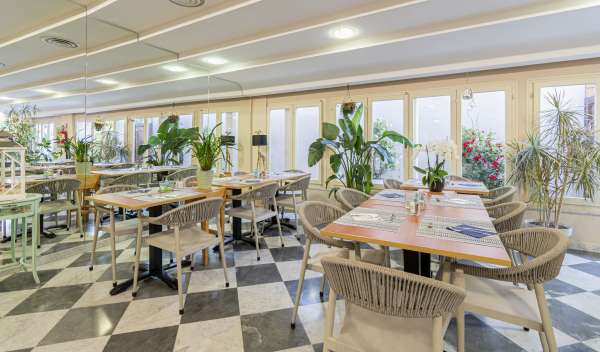 Breakfast Room